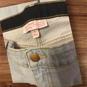 Ingrid & Isabel Maternity Vintage Straight Crop Jeans Side Panel 8